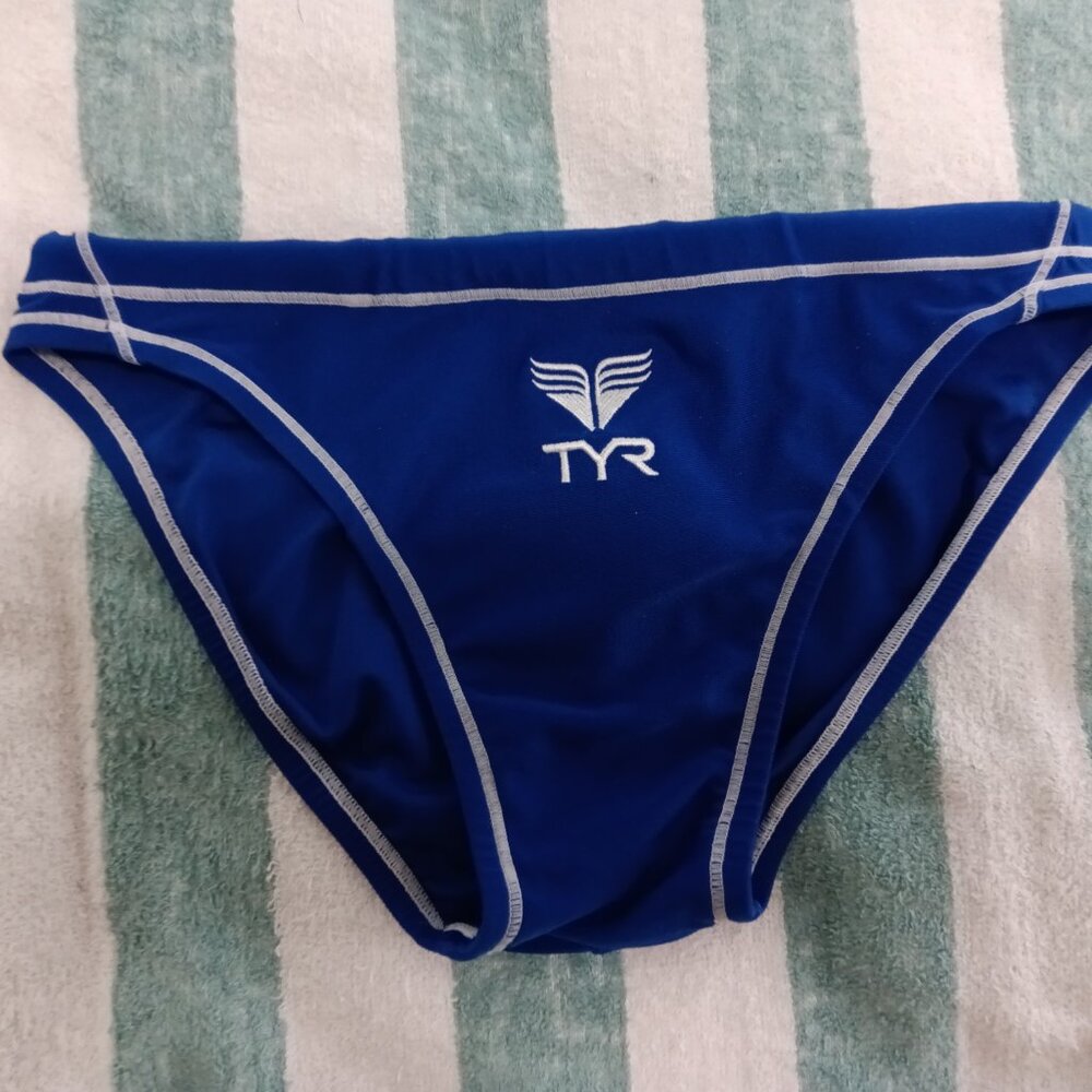 (*) VINTAGE 1" TYR SWIM BRIEF NAVY, KOREAN SIZE "90" (34"-36") (Pre-Owned)